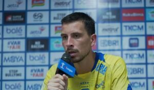 El Clasico Indonesia Panas! Thom Haye Ungkap Teror Usai Persib Kalahkan Persija Thom Haye seusai pertandingan melawan Persita Tangerang