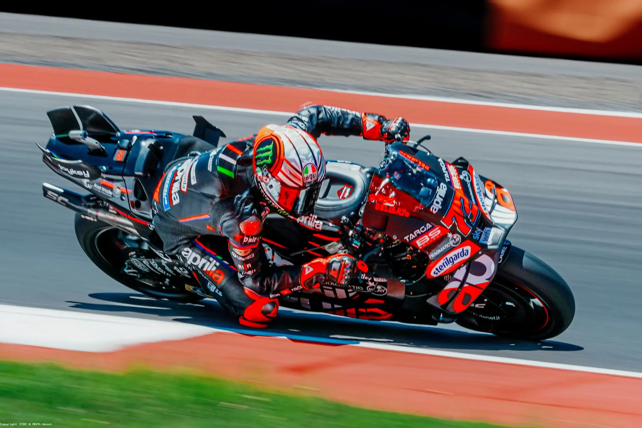 Marco Bezzecchi Raih Pole Position di MotoGP Mandalika 2025