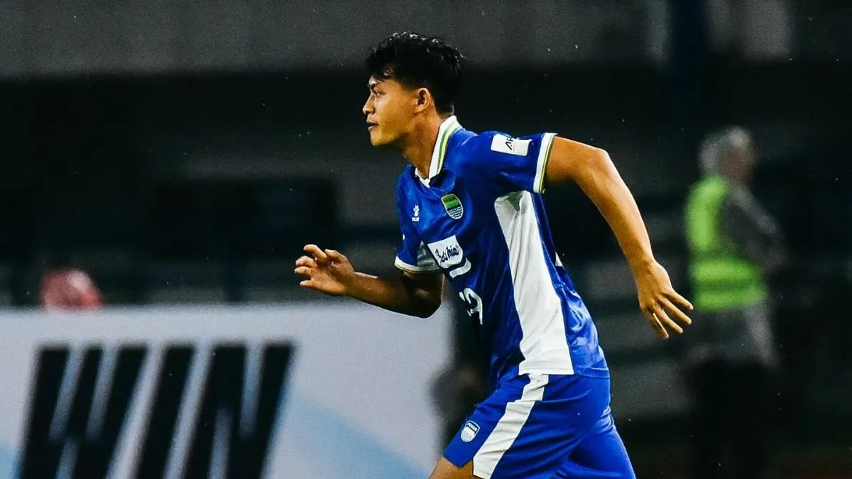 Debut Perdana Dewangga di Persib, Delapan Pemain Lain Masih Menunggu Giliran Momen debut Alfeandra Dewangga di Persib Bandung saat melawan Selangor FC.