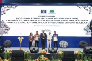 Resmikan Pusbankum Desa se-Jabar, KDM Dorong Peradilan Adat Lewat Pergub Baru
