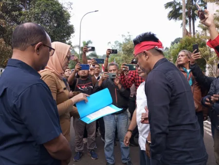 Bandung Barat Diguncang! Massa Tuding DPRD dan Pemkab Dikuasai Mafia Anggaran