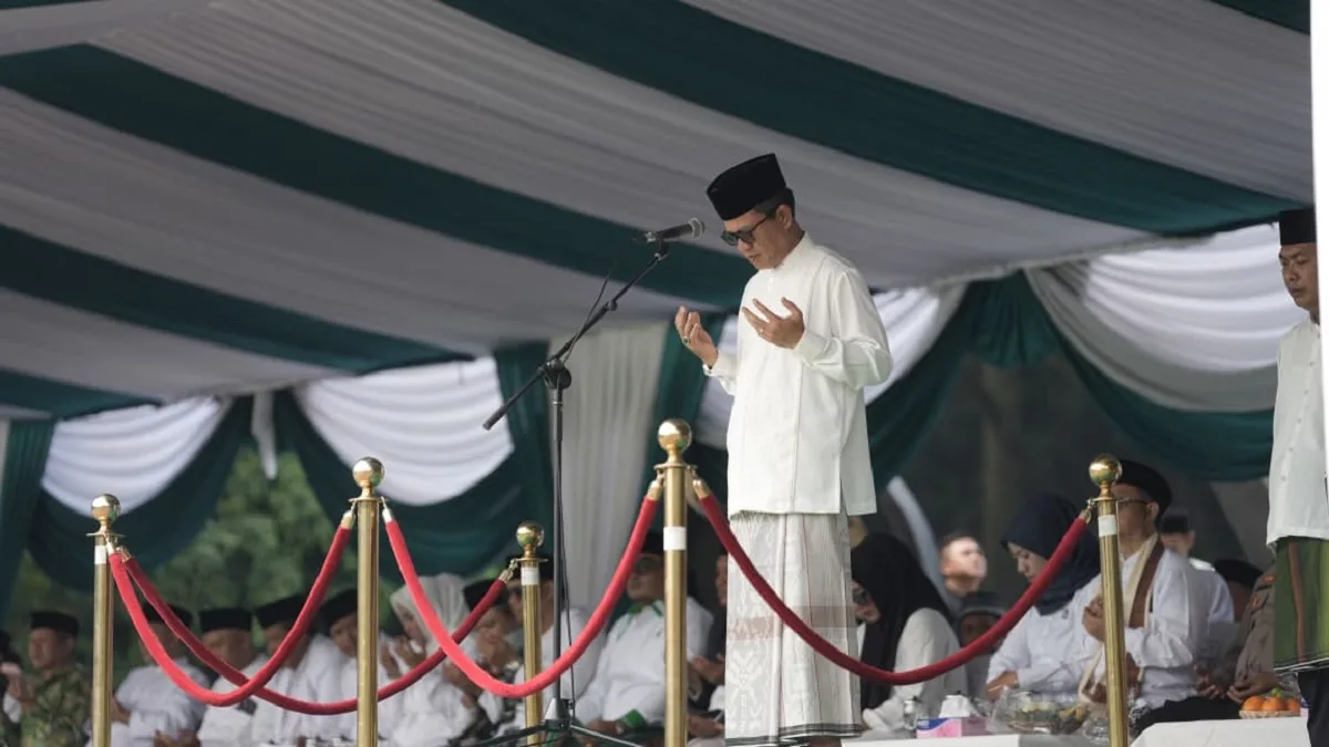 Peringati Hari Santri, Bupati Bandung Hadiahkan Umroh dan Tabungan untuk Para Santri Bupati Bandung, Dadang Supriatna.