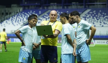 Pelatih PERSIB Bojan Hodak