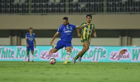 Persib Tanpa Guaycochea Lawan Bali United, Bojan Hodak Siapkan Strategi Rahasia Pemain Persib, Luciano Guaycochea.