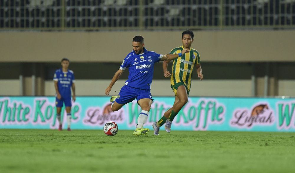 Persib Tanpa Guaycochea Lawan Bali United, Bojan Hodak Siapkan Strategi Rahasia Pemain Persib, Luciano Guaycochea.