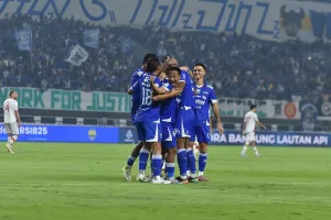 Persib Bandung Menang 2-0 atas Persis Solo, Rekor 4 Laga Beruntun Terjaga