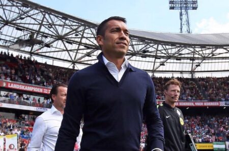 Giovanni van Bronckhorst jadi kandidat pelatih Timnas Indonesia