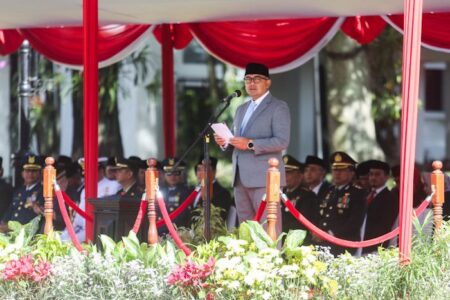 Hari Pahlawan, Farhan Ajak Warga Teladani Semangat Bandung Lautan Api dengan Kerja Keras Nyata