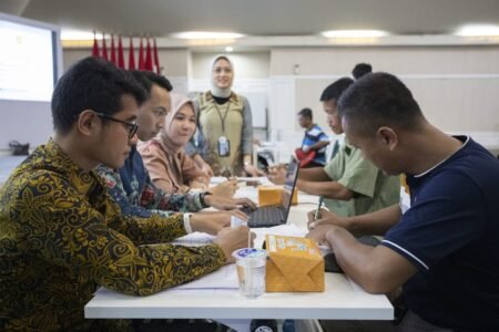 Bank bjb Pastikan Bantuan Sosial Sampai Tepat Sasaran untuk Warga Desa Bogor