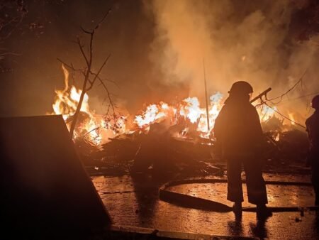 Kebakaran Kembali Terjadi di Sukahaji Bandung, Sejumlah Kios Hangus Terbakar