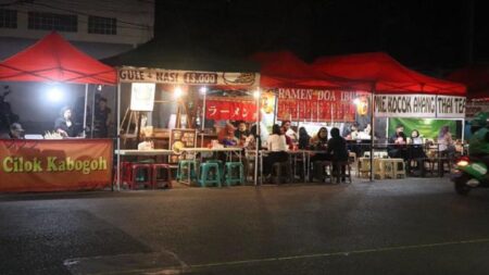 Angkringan Teteh, salah satu wisata kuliner malam di Braga Bandung.