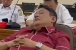 Video Dirut PDAM Bekasi Tertidur Saat Rapat Viral, DPRD Klaim Hanya Break