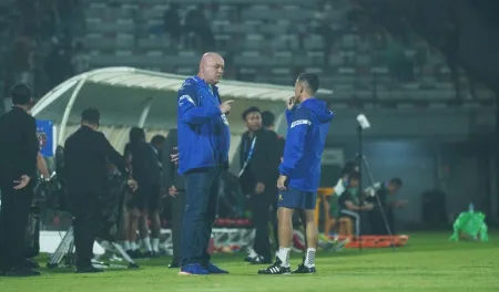 Hodak Sebut Kartu Merah Jadi Titik Balik Persib vs Bali United