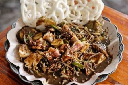 Jelajah Rasa di Surabaya: 6 Kuliner Legendaris Kota Pahlawan