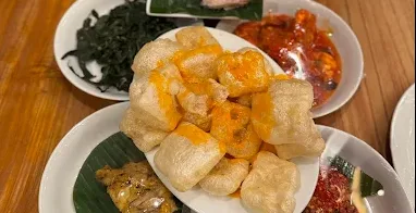 5 Rumah Makan Padang Paling Enak di Bandung, Bumbunya Autentik Banget!