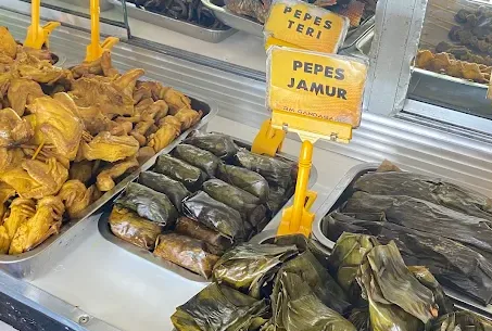 Panduan 5 Tempat Makan Hits di Sekitar Stasiun Cisomang Purwakarta