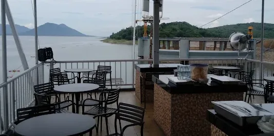 3 Tempat Makan di Purwakarta dengan View Alam Terbaik, Wajib Dicoba!
