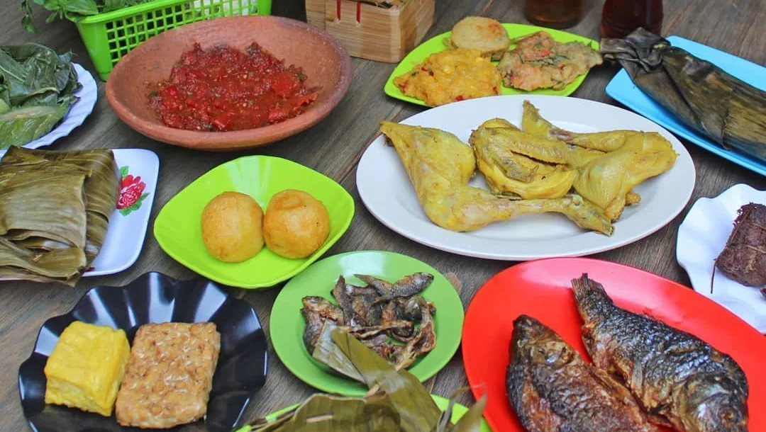 4 Tempat Makan Murah dan Seru di Cimahi untuk Nongkrong dan Arisan Keluarga