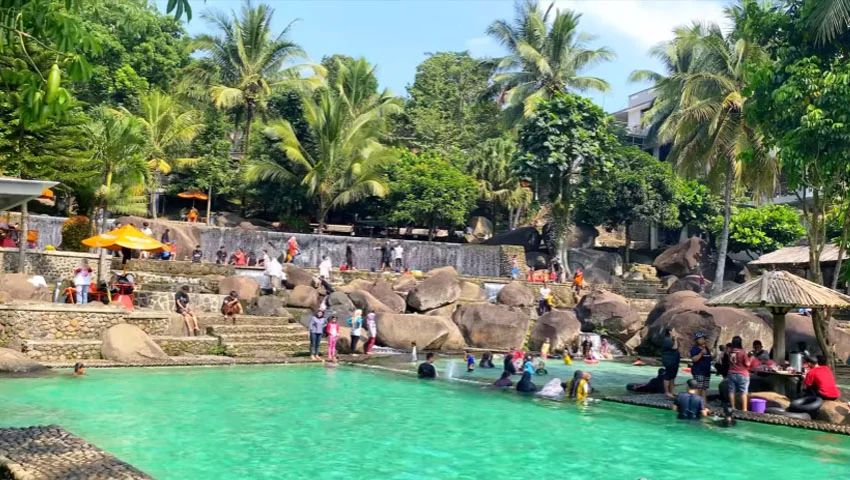 Bosan ke Bandung? Ini 15 Tempat Wisata Purwakarta yang Lagi Hits dan Bikin Healing