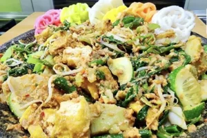 Kuliner Bandung yang Tak Lekang Zaman, 4 Lotek Legendaris Ini Masih Diburu Wisatawan