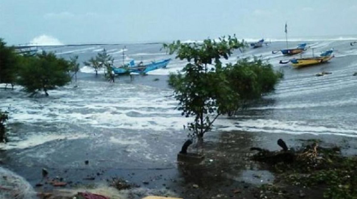 Warga Pesisir Selatan Jabar Diminta Siaga, BMKG Ungkap Ancaman Rob dan Gelombang Besar hingga Akhir Januari