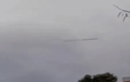 Penampakan Objek Mirip Naga di Langit Gunung Salak Viral, Warganet Justru Ngakak