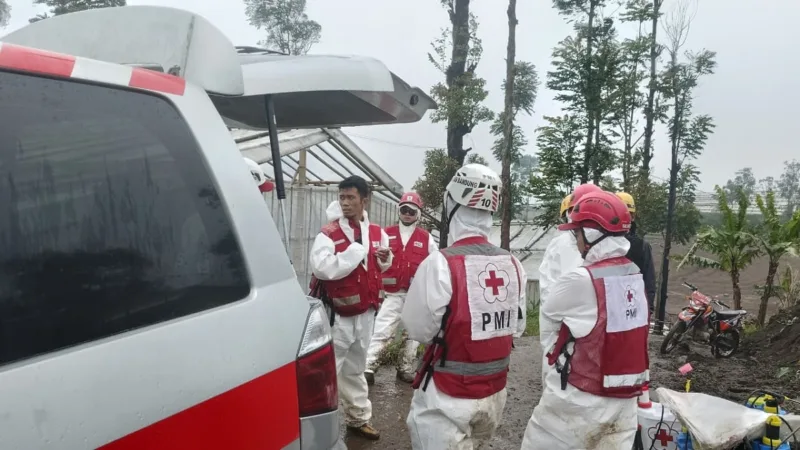 Longsor Cisarua: PMI Siaga, Tim SAR Terus Cari Korban di Tengah Medan Berat