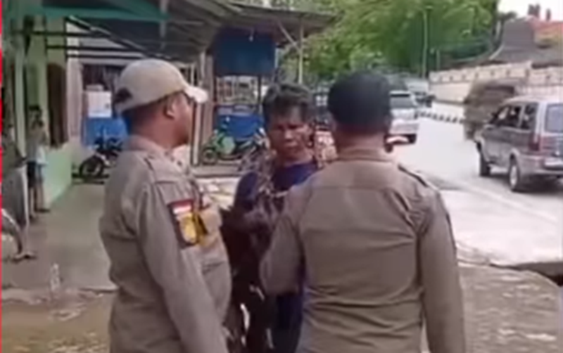 Jual Ayam Bukan Dinosaurus! Viral Satpol PP SBD Razia Pedagang Kecil Sampai ke Akar-akarnya