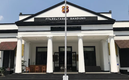 Kejar-kejaran di Bojongloa Kidul! 17 Pemuda Bawa Sajam Diciduk Polisi