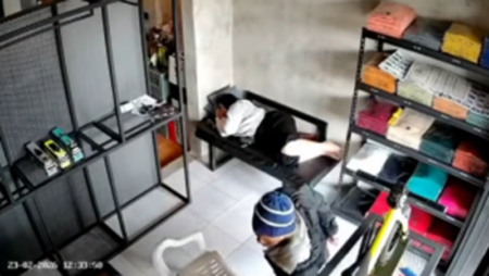 Heboh! Kakek Nekat Curi iPhone 17 Pro Max di Toko Sumedang