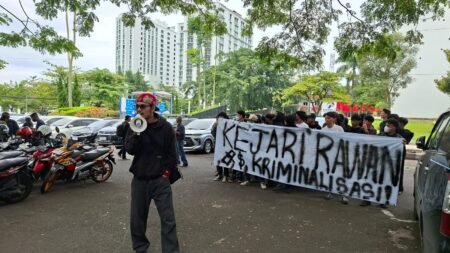 Gedor PN Tipikor Bandung, Mahasiswa Bongkar Dugaan Kriminalisasi Kejari Cianjur dalam Kasus PJU