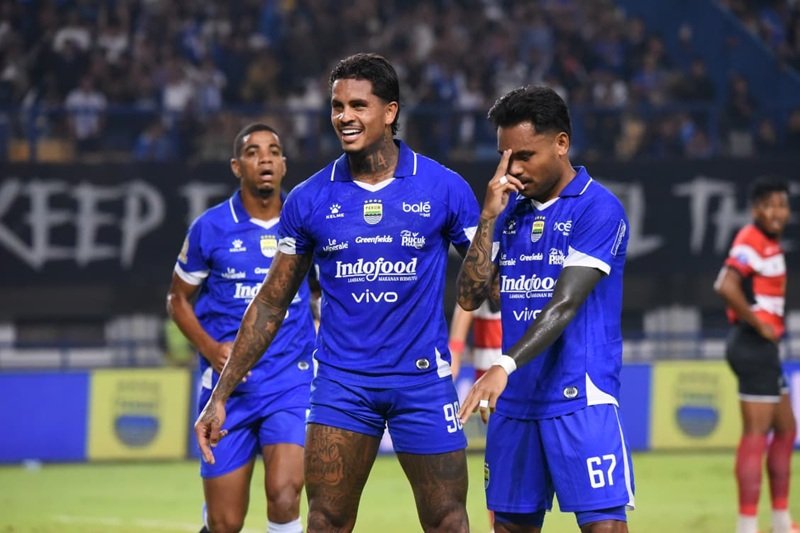Babak Pertama Persib vs Madura United: Ramon Tanque Dua Gol, Barros Tambah Skor!