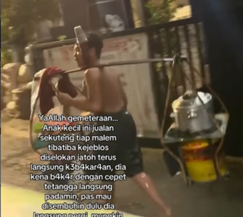 Bukan Sekadar Jualan, Bocah Ini Buktikan Kerasnya Hidup di Balik Semangkuk Sekoteng