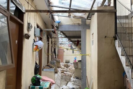 Ledakan Misterius Hancurkan Kontrakan 19 Kamar di Cileunyi, Satu Penghuni Terluka