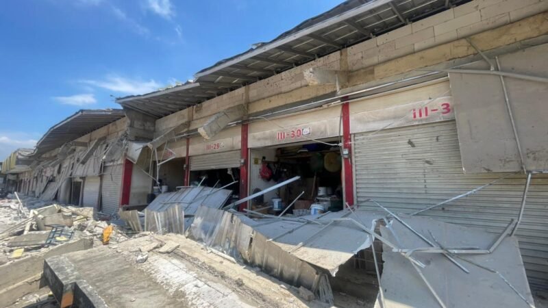 Tragedi di Pasar Soreang! Atap Blok 3 Runtuh Timpa Kios, Satu Orang Tewas