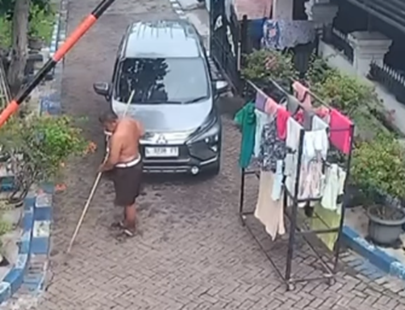 Sok Kuasa! Akses Jalan Perumahan Ditutup Paksa, Ngaku Tanah Pribadi Padahal Fasum!