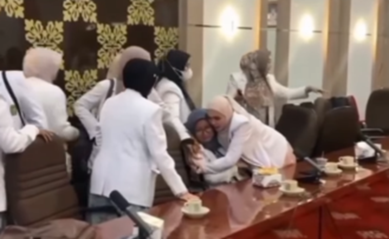 Tak Digaji Sejak 2025! Dokter ASN ‘Dianaktirikan’, Dokter Kontrak Dibayar Full?