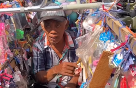 Bimsalabim Jadi Apa? Transformasi Menyedihkan Pak Tarno, Dari Panggung Megah ke Trotoar Warakas