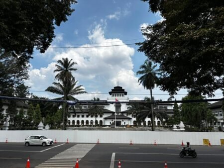 KDM Ajak Publik Tak Resah soal Penyatuan Gedung Sate-Gasibu, Warganet: Urgensinya Pak?