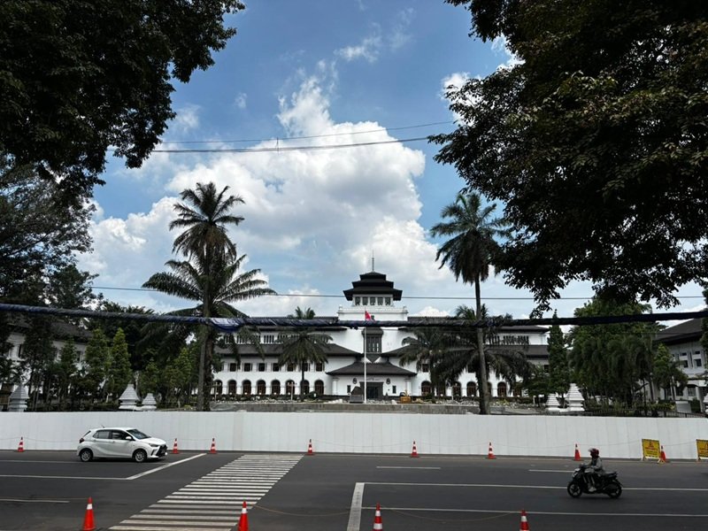 KDM Ajak Publik Tak Resah soal Penyatuan Gedung Sate-Gasibu, Warganet: Urgensinya Pak?
