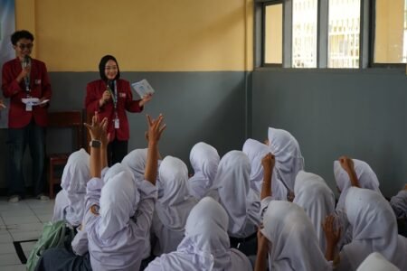 Lawan Doom Scrolling, SENARA Ajak Siswa SMA Cipta Mandiri Jadi Kreator Konten Edukatif