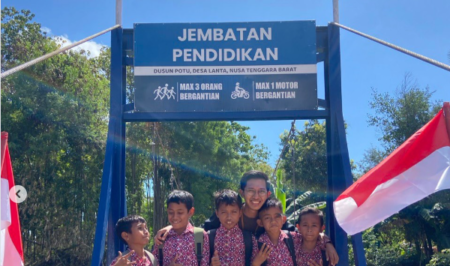 Jalur Kilat ke Surga? Kisah Mantan Sales yang Kini Jadi Pahlawan Jembatan Pelosok