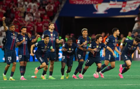 Arsenal Gagal Juara, PSG Angkat Trofi Liga Champions Usai Menang 4-3 di Adu Penalti