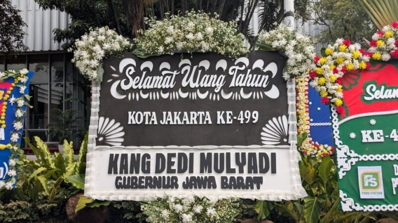 Beda Sendiri di HUT Jakarta, Karangan Bunga Monokrom dari Gubernur Jabar Dedi Mulyadi Jadi Sorotan