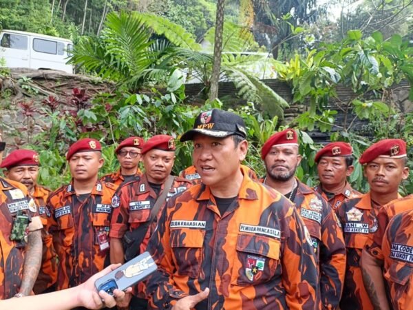 Lawan 80 Persen Lahan Kritis, PP Jabar Hijaukan Gunung Manglayang dengan 5.000 Pohon
