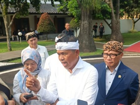 Dedi Tantang Penyebar Isu Jual Beli Kursi SPMB: Sebutkan Nama dan Laporkan!