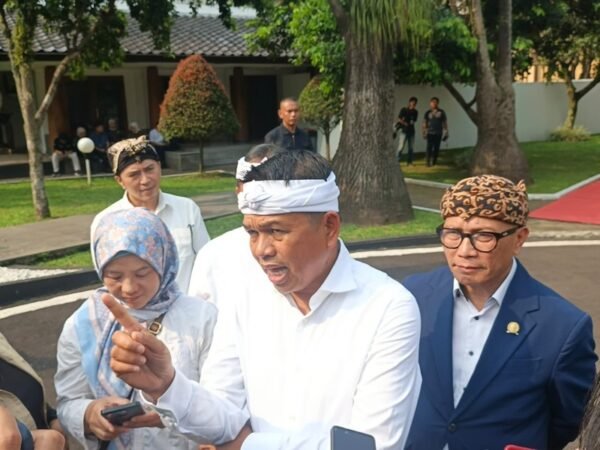 Dedi Tantang Penyebar Isu Jual Beli Kursi SPMB: Sebutkan Nama dan Laporkan!
