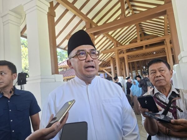 Farhan Tegaskan Trotoar Bukan Tempat Parkir, Pelanggar akan Ditindak