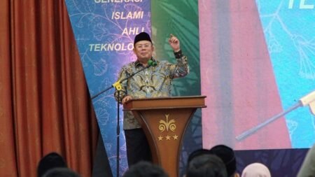 Dihadiri Wakil Ketua DPR RI, SMP Habibi Bina Cendikia Wisuda 38 Siswa Angkatan ke-2