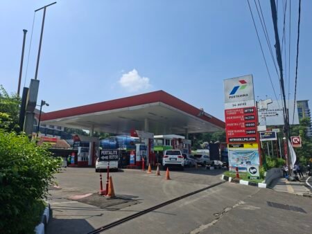 Siasat Warga Bandung Hadapi Lonjakan Harga Pertamax: Tak Lagi Full Tank hingga Rela Potong Uang Jajan